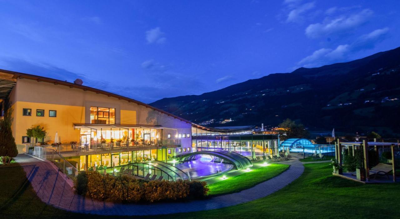 H21 - Modernes Ferienhaus 145Qm, 4Sz, Wellnessbereich Mit Sauna Und Dachterrasse Mit Panoramablick, Kuehlen Und Heizen Mit Geothermie Fuegen Ngoại thất bức ảnh