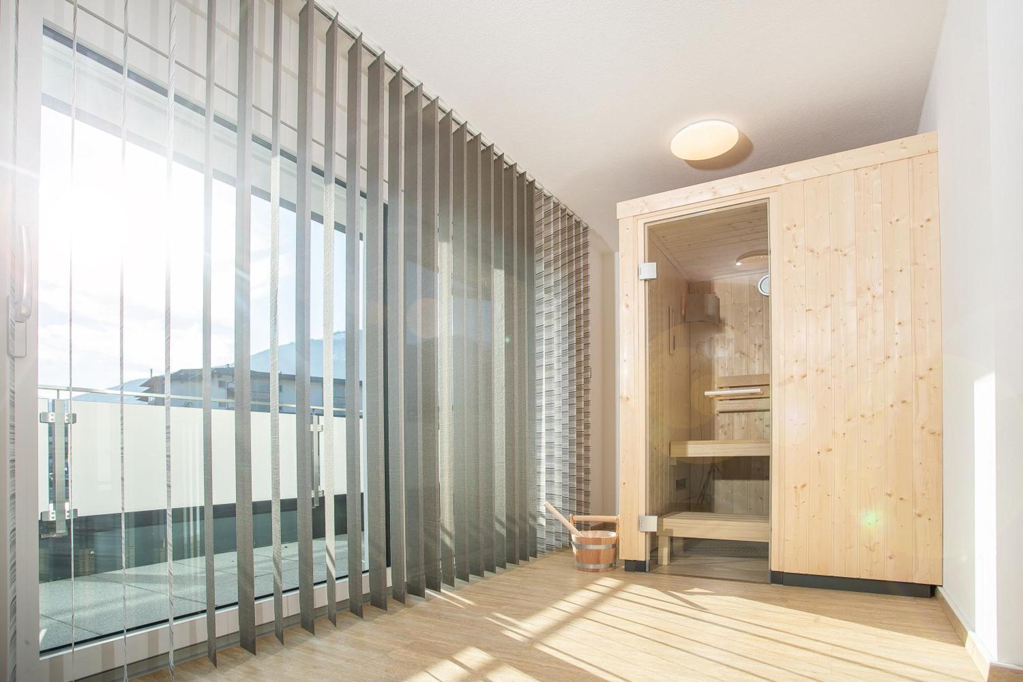 H21 - Modernes Ferienhaus 145Qm, 4Sz, Wellnessbereich Mit Sauna Und Dachterrasse Mit Panoramablick, Kuehlen Und Heizen Mit Geothermie Fuegen Ngoại thất bức ảnh