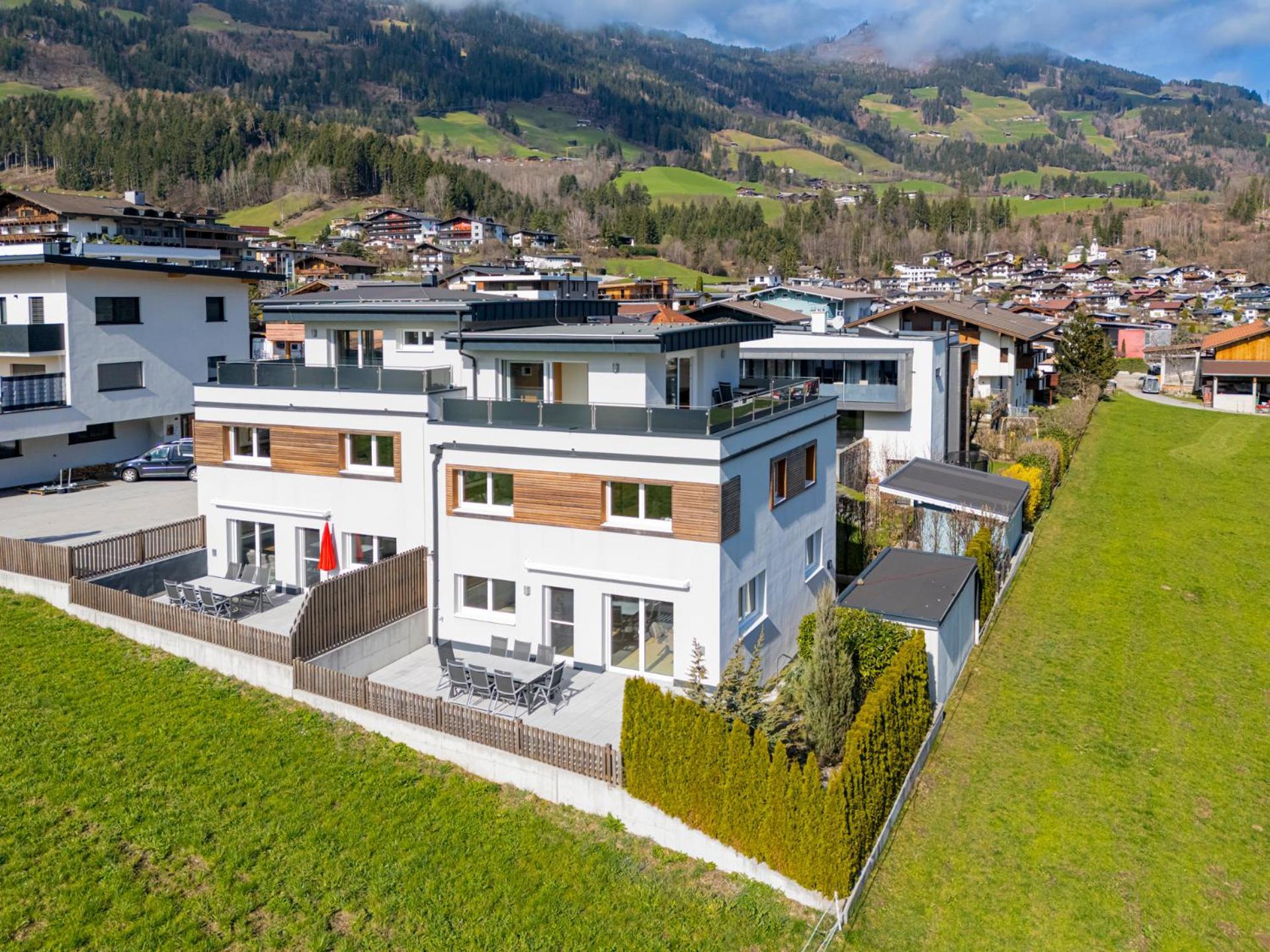 H21 - Modernes Ferienhaus 145Qm, 4Sz, Wellnessbereich Mit Sauna Und Dachterrasse Mit Panoramablick, Kuehlen Und Heizen Mit Geothermie Fuegen Ngoại thất bức ảnh