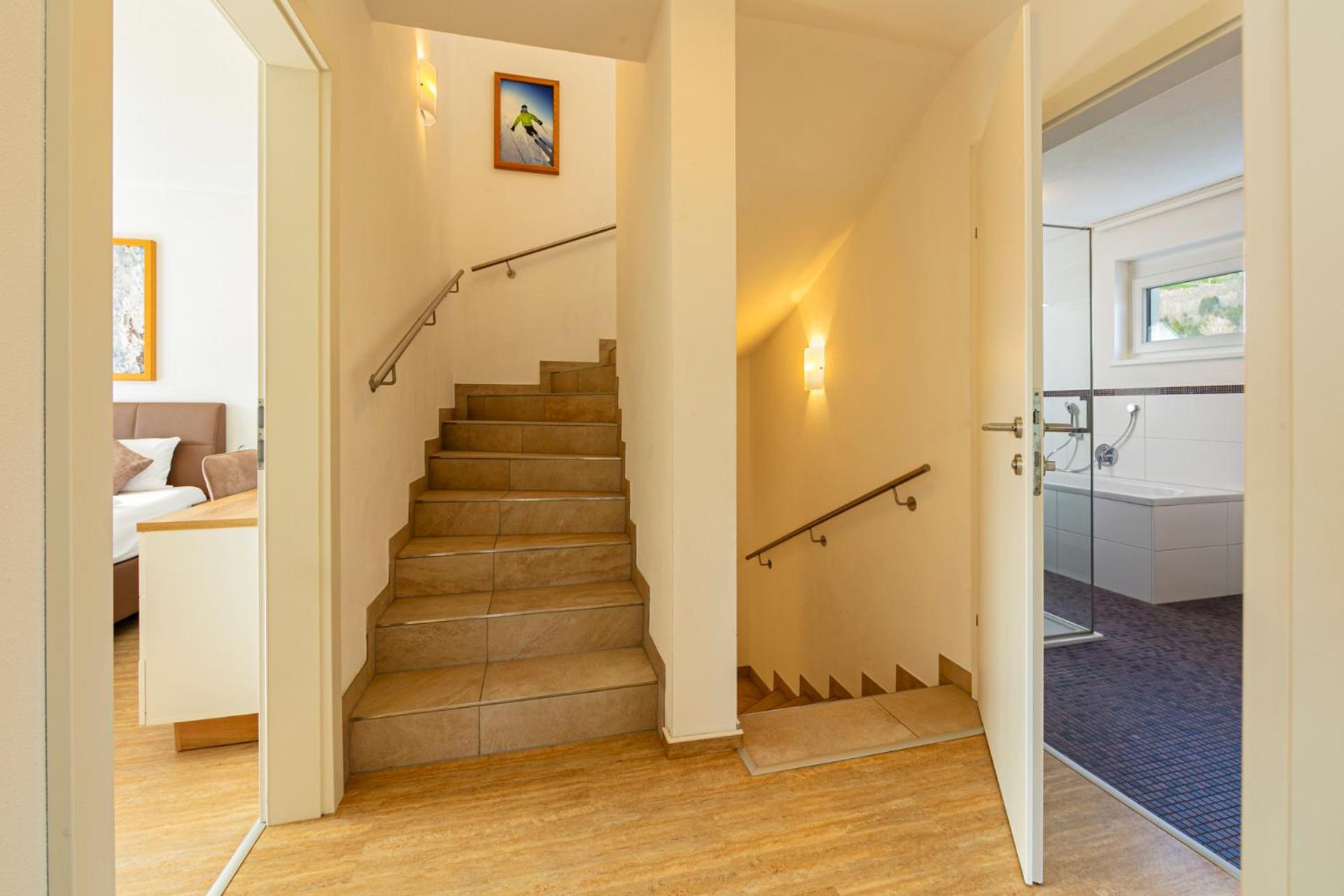 H21 - Modernes Ferienhaus 145Qm, 4Sz, Wellnessbereich Mit Sauna Und Dachterrasse Mit Panoramablick, Kuehlen Und Heizen Mit Geothermie Fuegen Ngoại thất bức ảnh